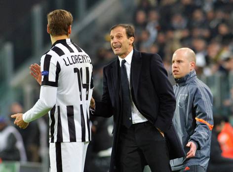 Allegri dà consigli a Llorente. Ansa